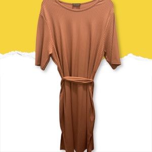 Long sleeved dress with ribbing details